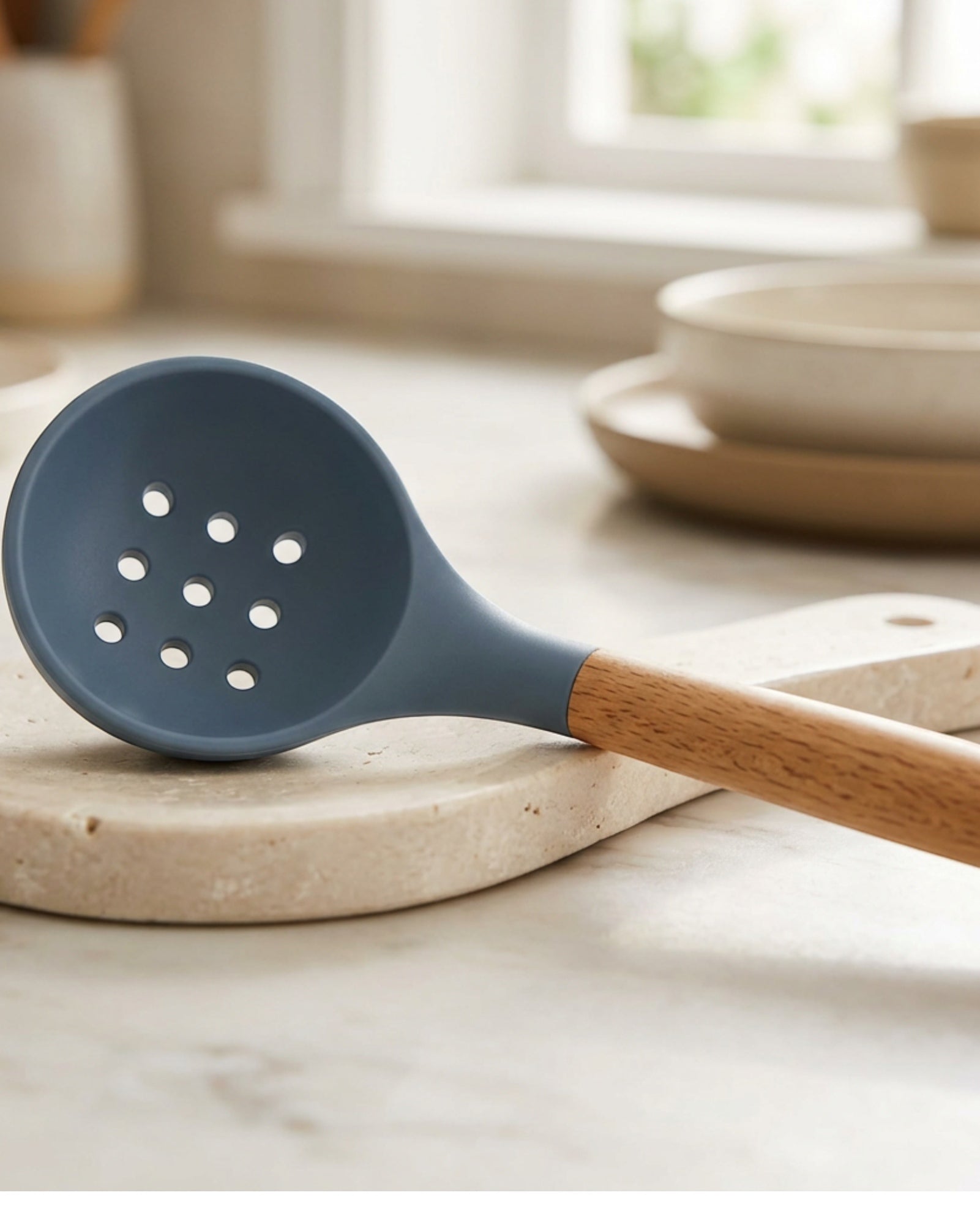Vyyro Wood-Handle Silicone Perforated Scoop 32 cm Slate Blue - Lifestyle view